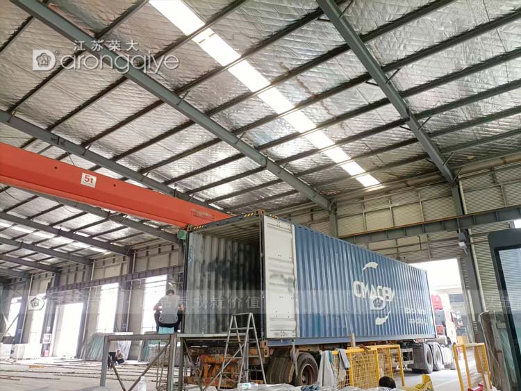 第二批智慧公交站台正式发往德国配图一